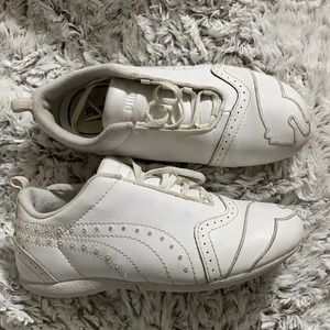 Used puma cheer shoe